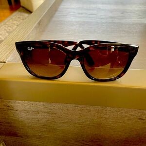 Wayfarer Ray Bans! EXCELLENT CONDITION